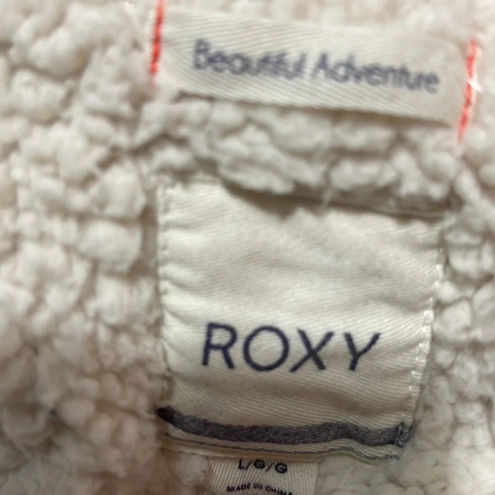Beautiful Roxy Jacket Size L 🥰🥰 - Picture 5 of 5
